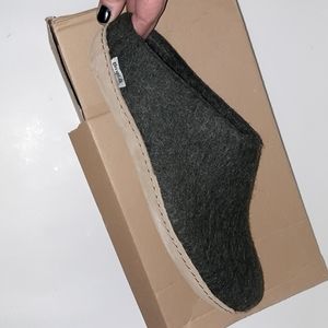 NIB MENS GLERUPS SLIPPERS